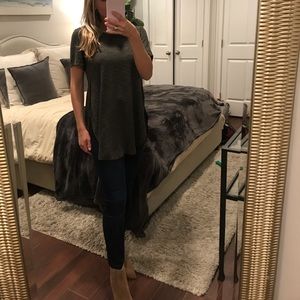 Hunter green crew neck shirt with side slits